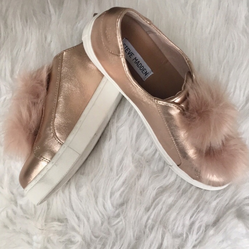 Steve Madden Breeze Blush Metallic Pom Sneaker - Picture 1 of 8